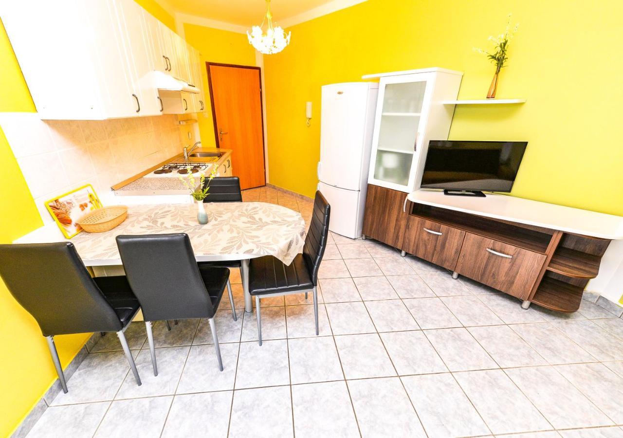 Apartments Hope Novalja Exterior photo