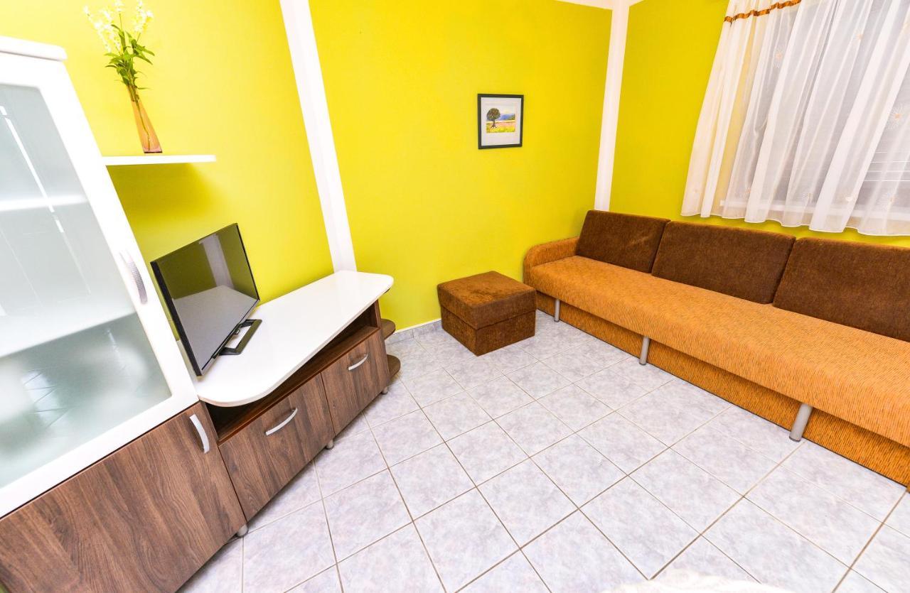 Apartments Hope Novalja Exterior photo