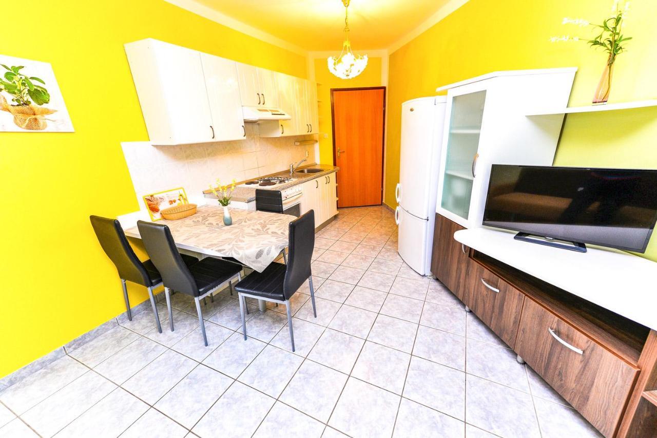 Apartments Hope Novalja Exterior photo